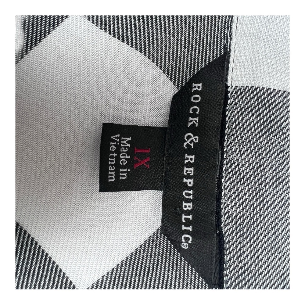 Rock & Republic Monochrome Checkered Button Down Shirt - Picture 6 of 7